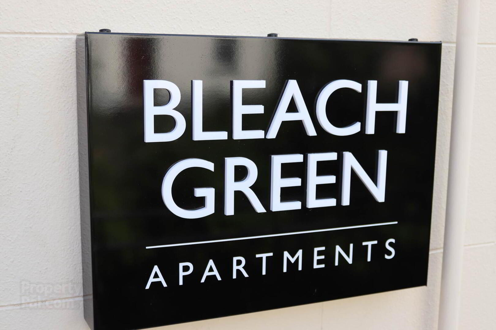 8 Bleach Green Apartments 1 of 13