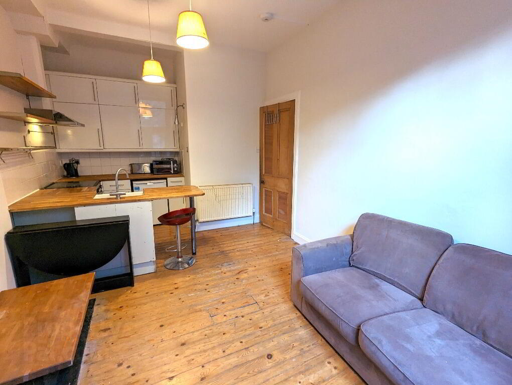 20 Caledonian Road 1 of 8