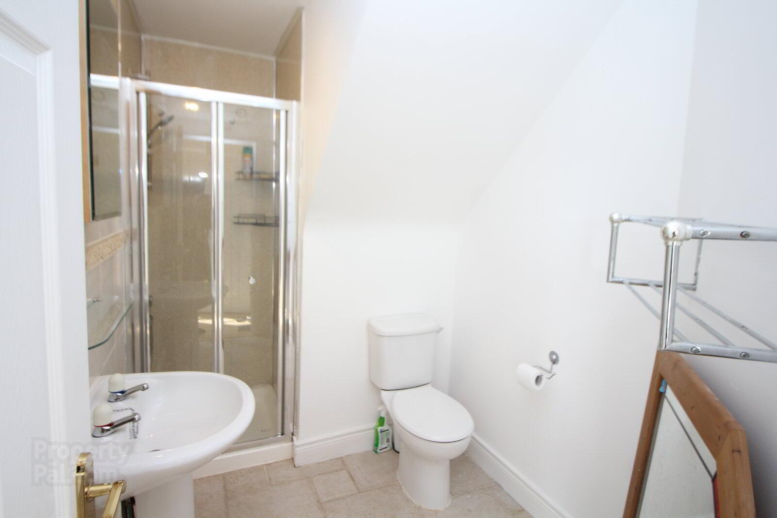 24 Glenisland Terrace 7 of 13