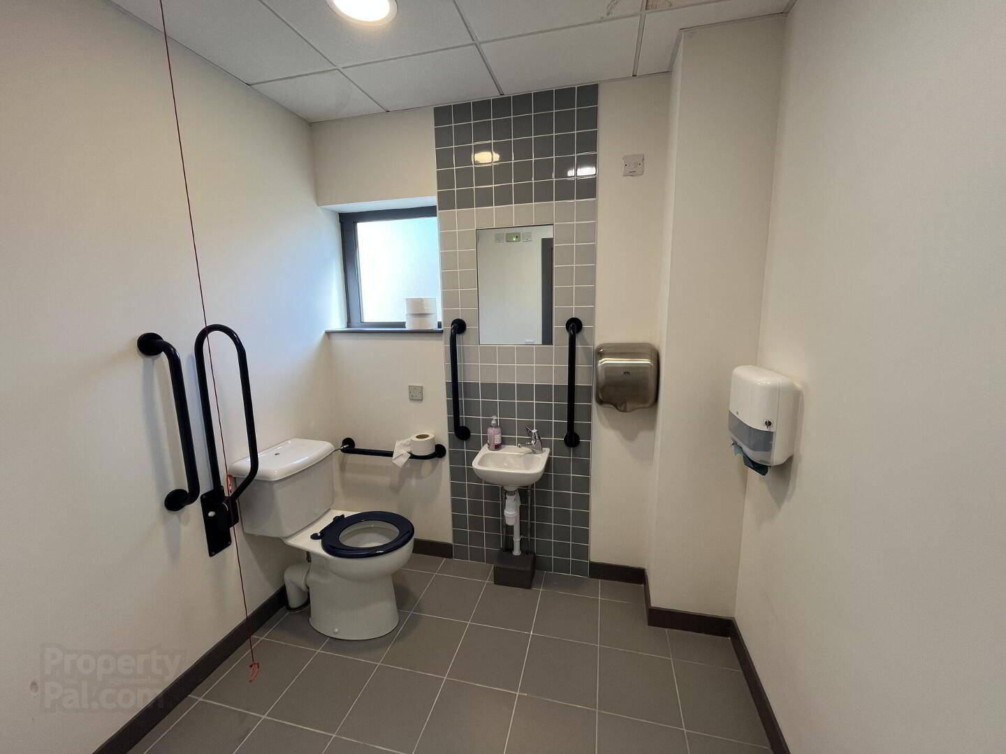 1st, Floor, 75 Wellington Street 4 of 6