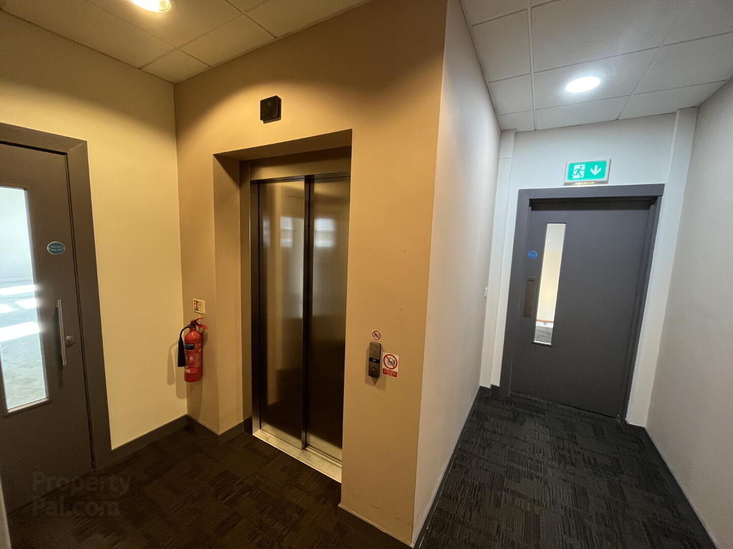1st, Floor, 75 Wellington Street 5 of 6