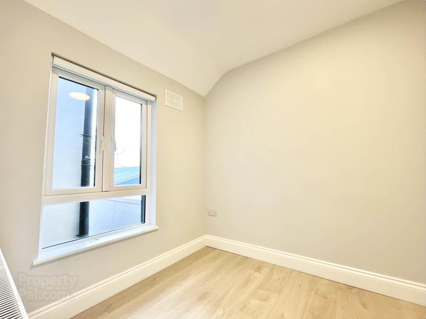 68 Seaview Avenue East 6 of 19