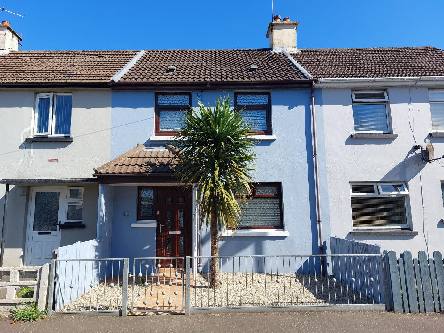 4 Dennet Gardens 1 of 12