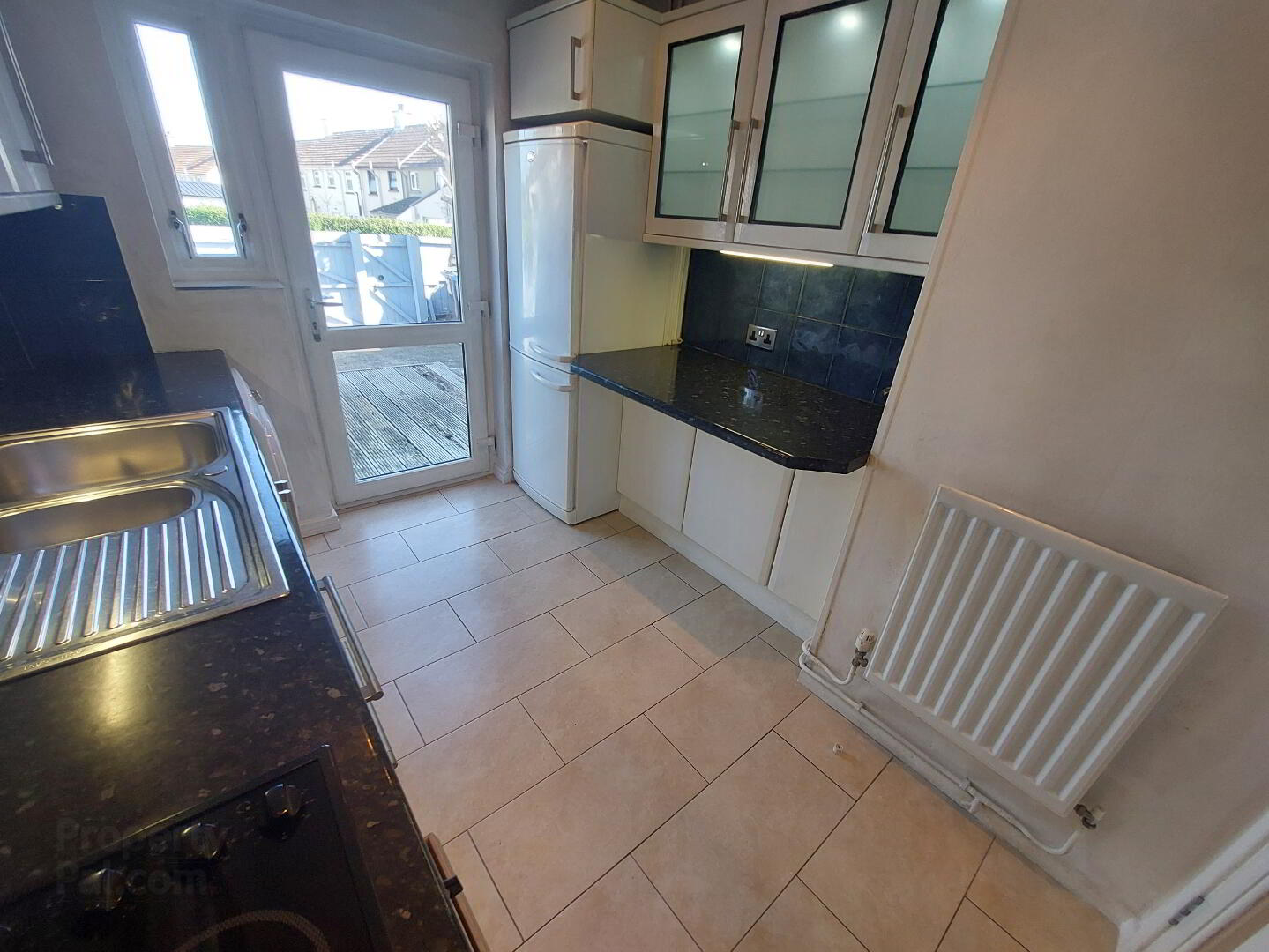 4 Dennet Gardens 6 of 12
