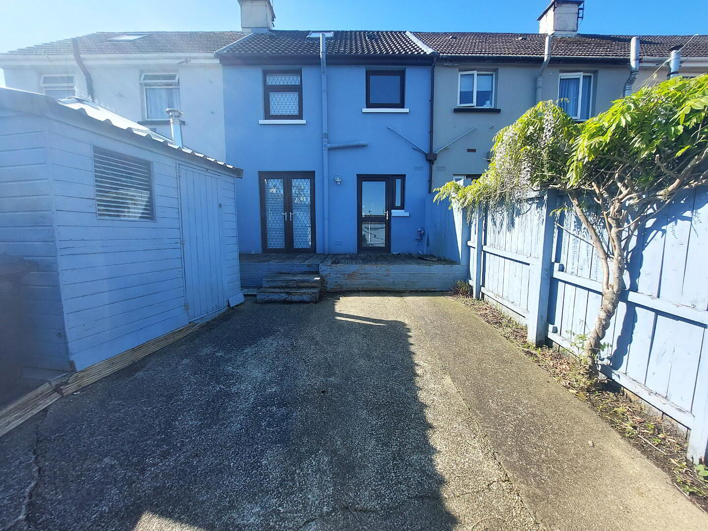 4 Dennet Gardens 12 of 12
