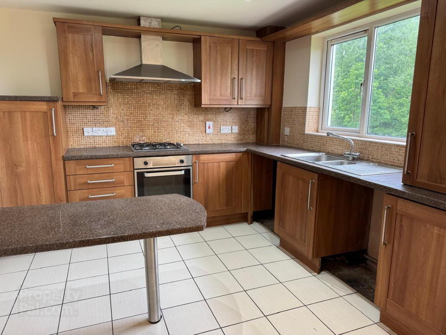25 Silverwood Court 3 of 17
