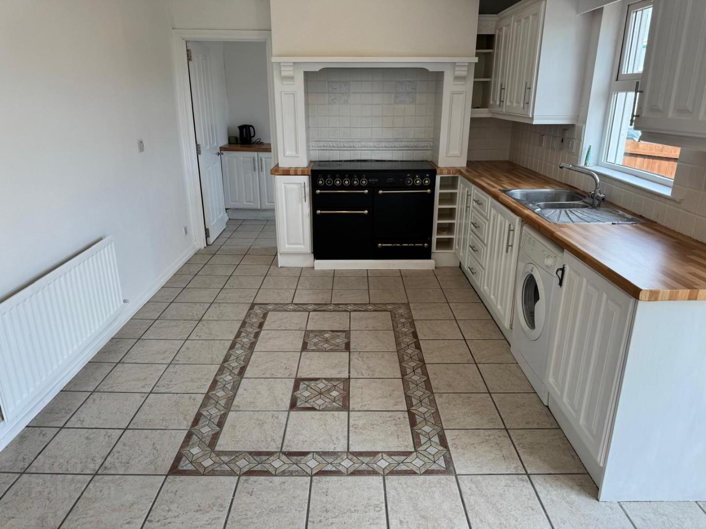 16 Oakvale 3 of 19