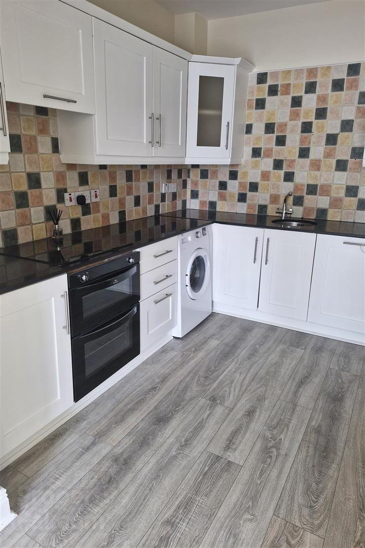 Apt 1, 3 Havelock Place 3 of 13