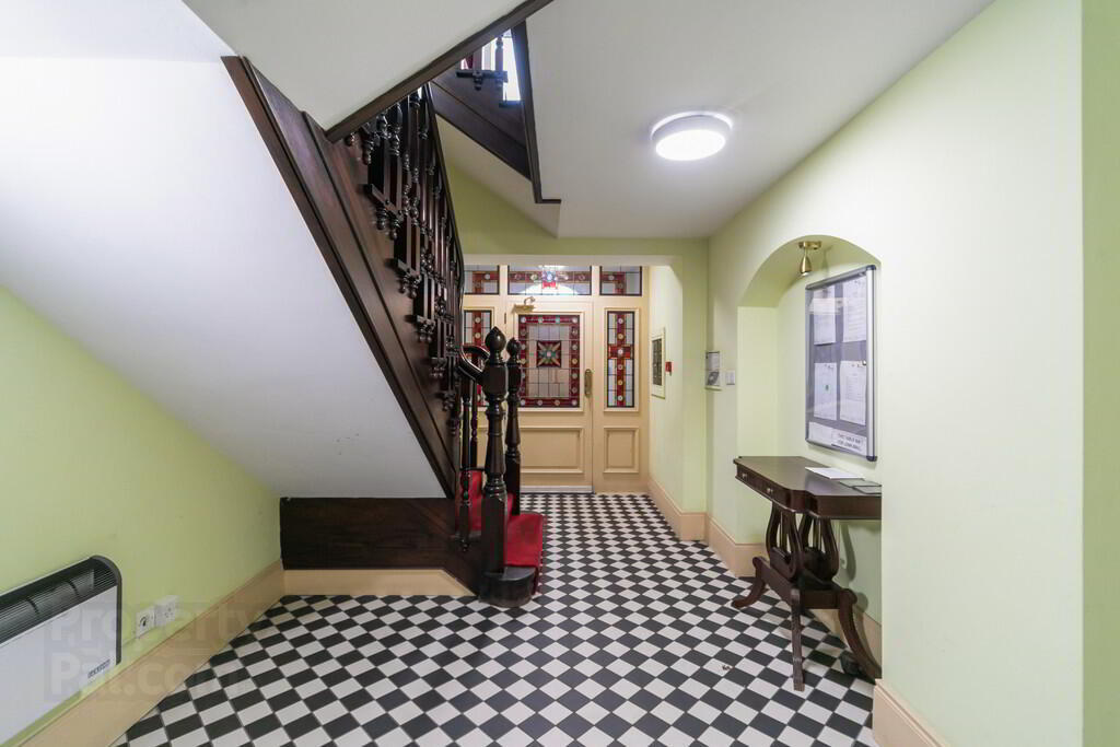 Apt 6, 36 Wellington Park 3 of 20