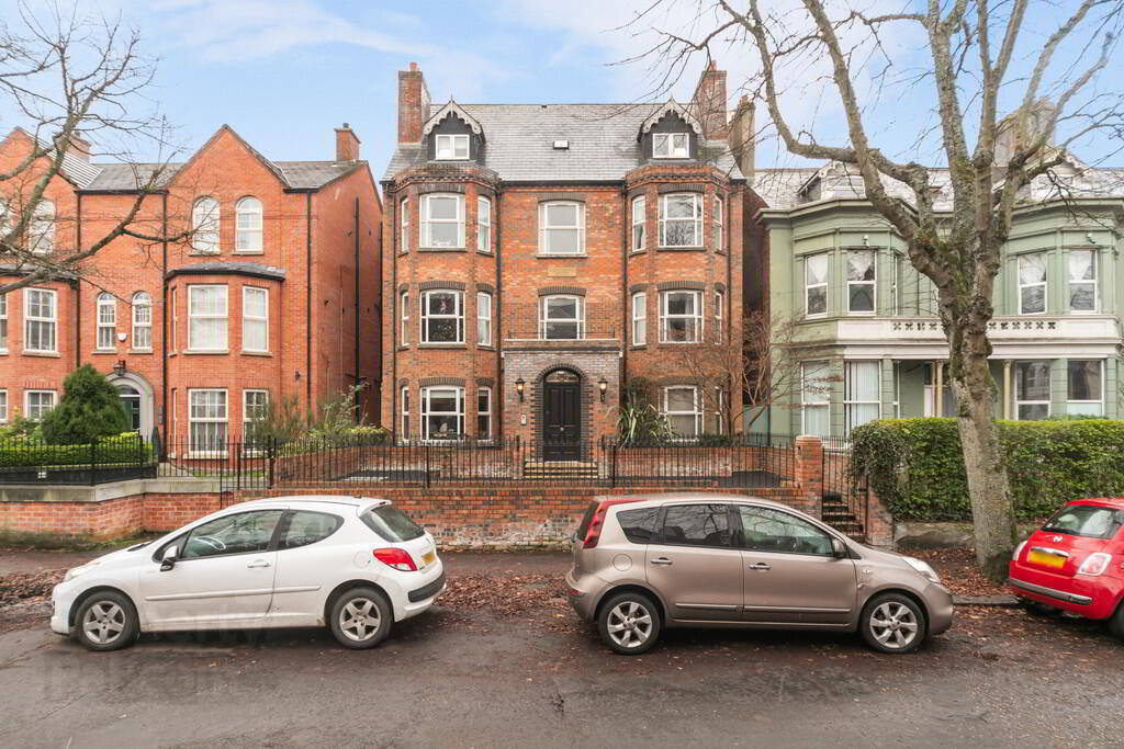Apt 6, 36 Wellington Park 1 of 20