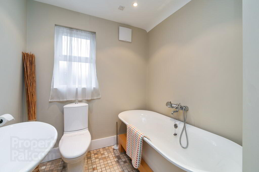 Apt 6, 36 Wellington Park 19 of 20