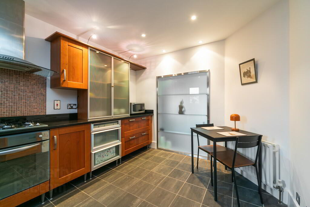 Apt 6, 36 Wellington Park 10 of 20