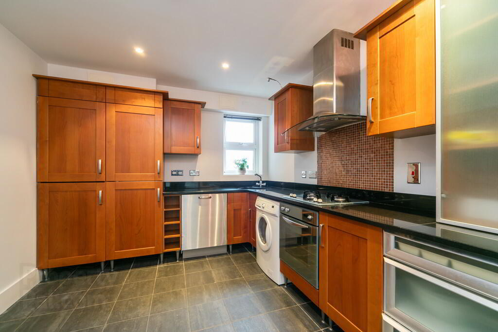 Apt 6, 36 Wellington Park 9 of 20