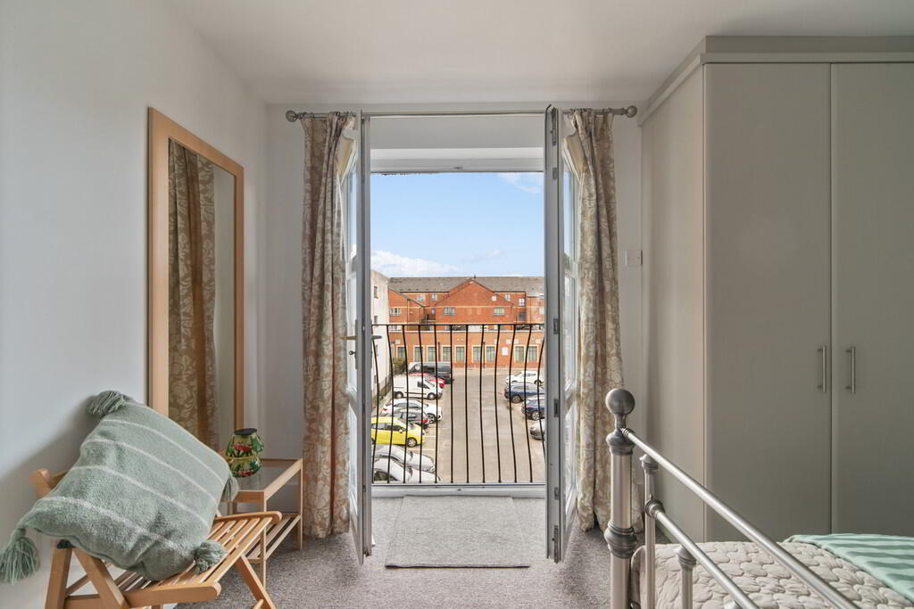Apt 6, 36 Wellington Park 12 of 20