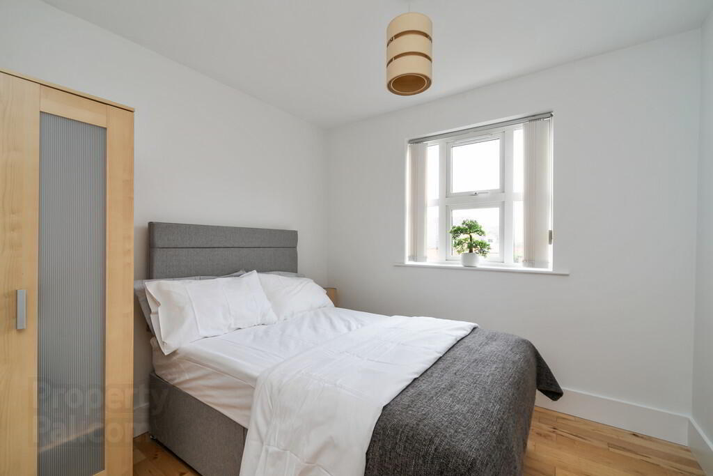 Apt 6, 36 Wellington Park 16 of 20