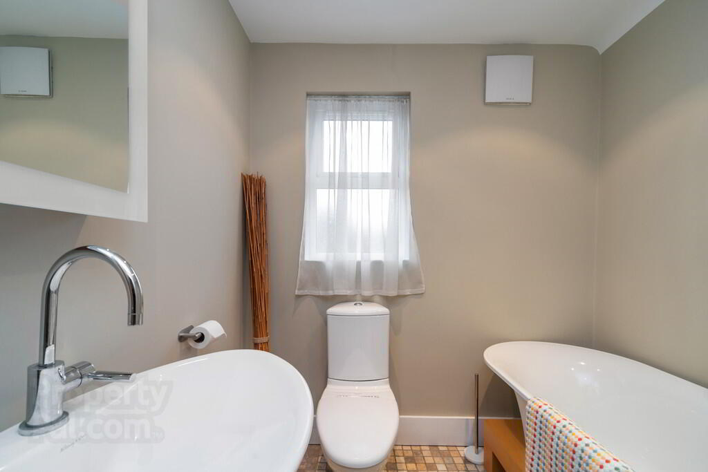 Apt 6, 36 Wellington Park 18 of 20