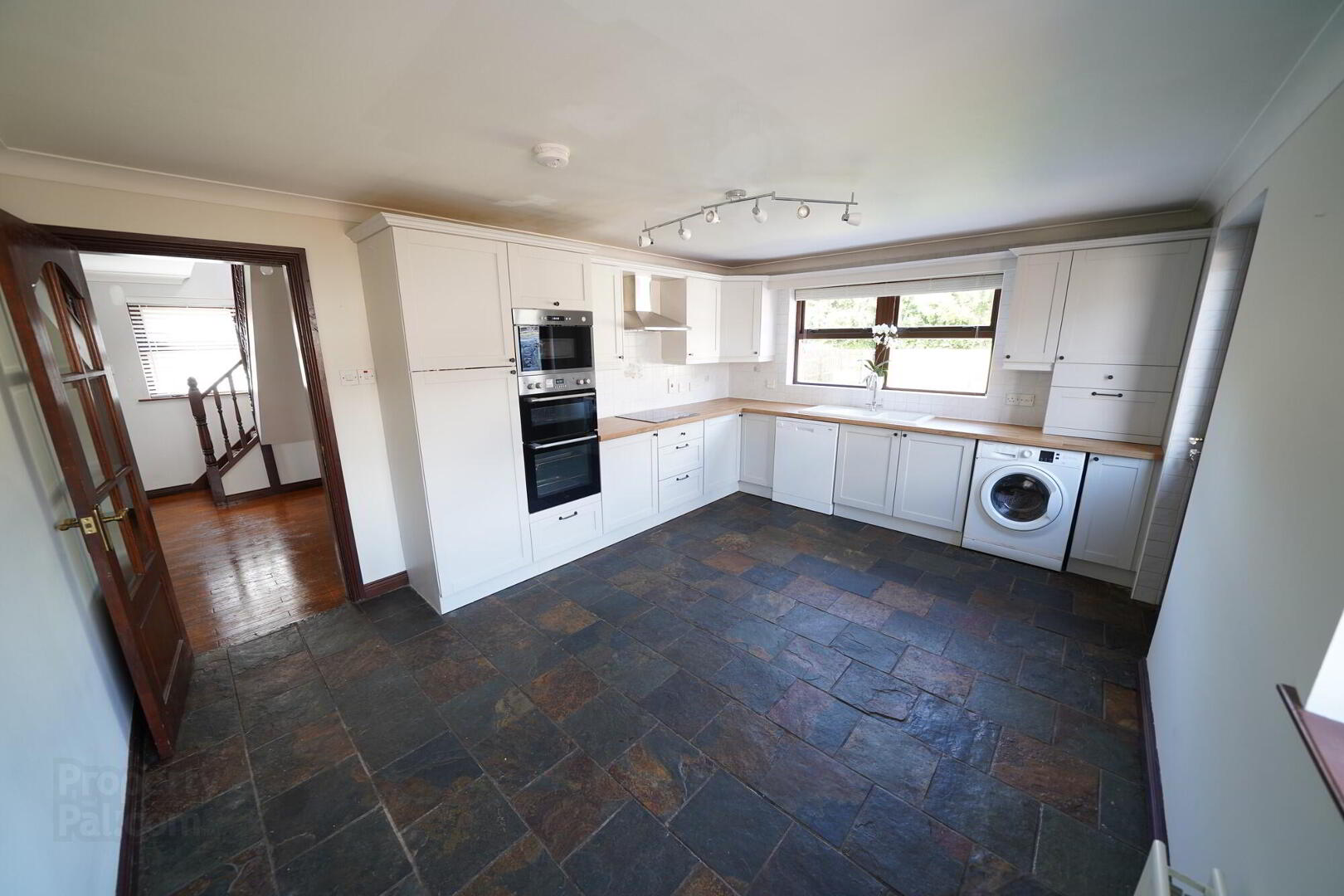 19 Garveywood 9 of 29