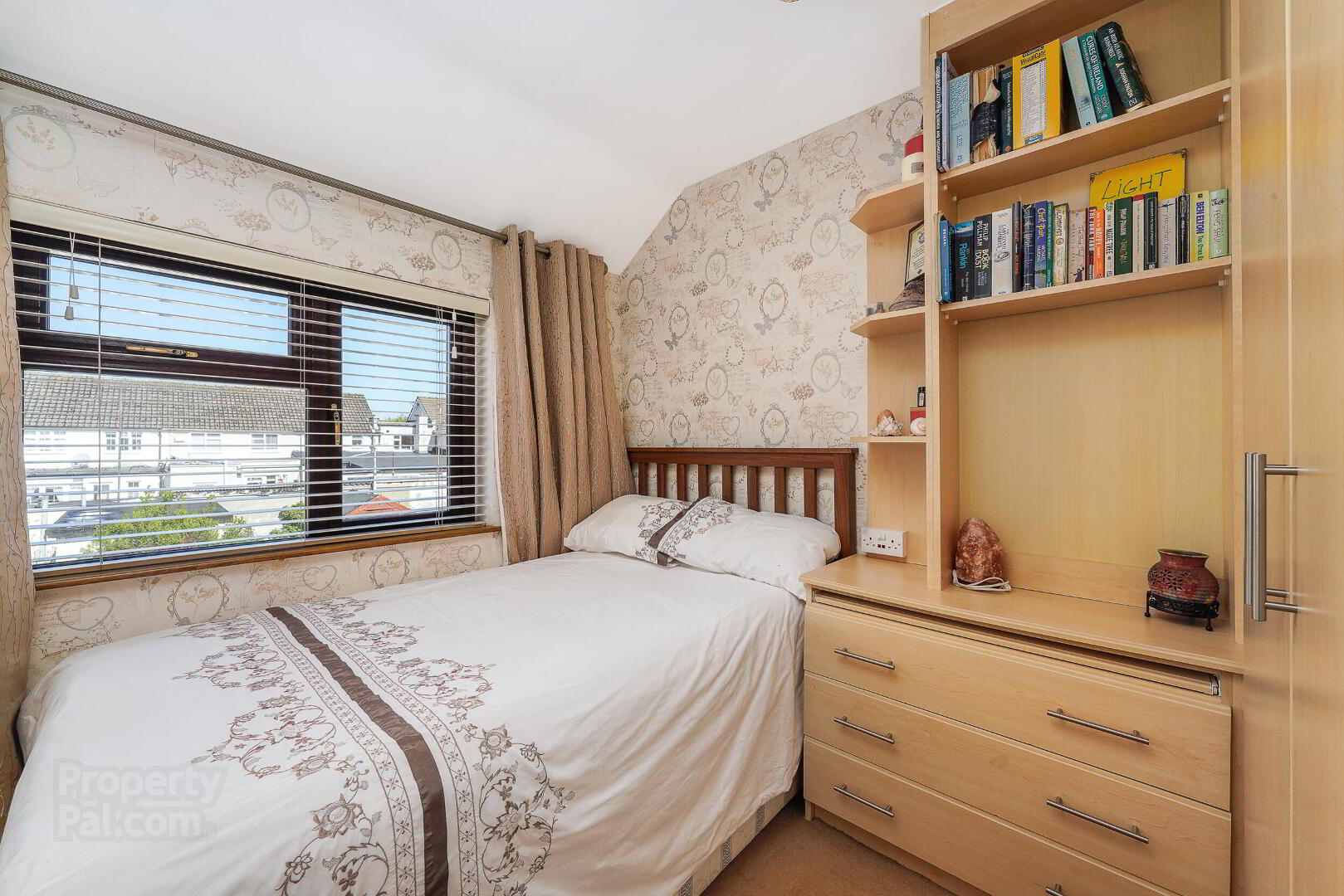 21 Saint Margarets Road 23 of 32