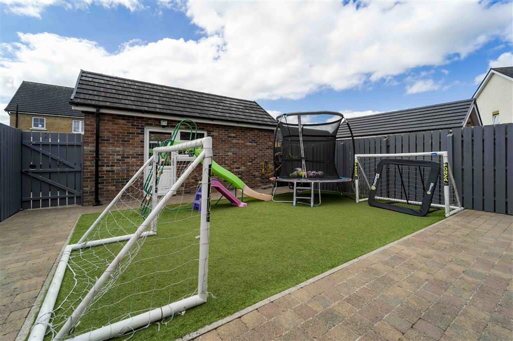 21 Ayrshire Drive 12 of 21
