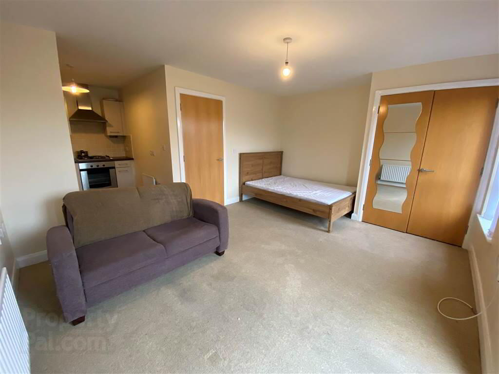 8 Chatsworth Square, 114 Templemore Avenue 3 of 7