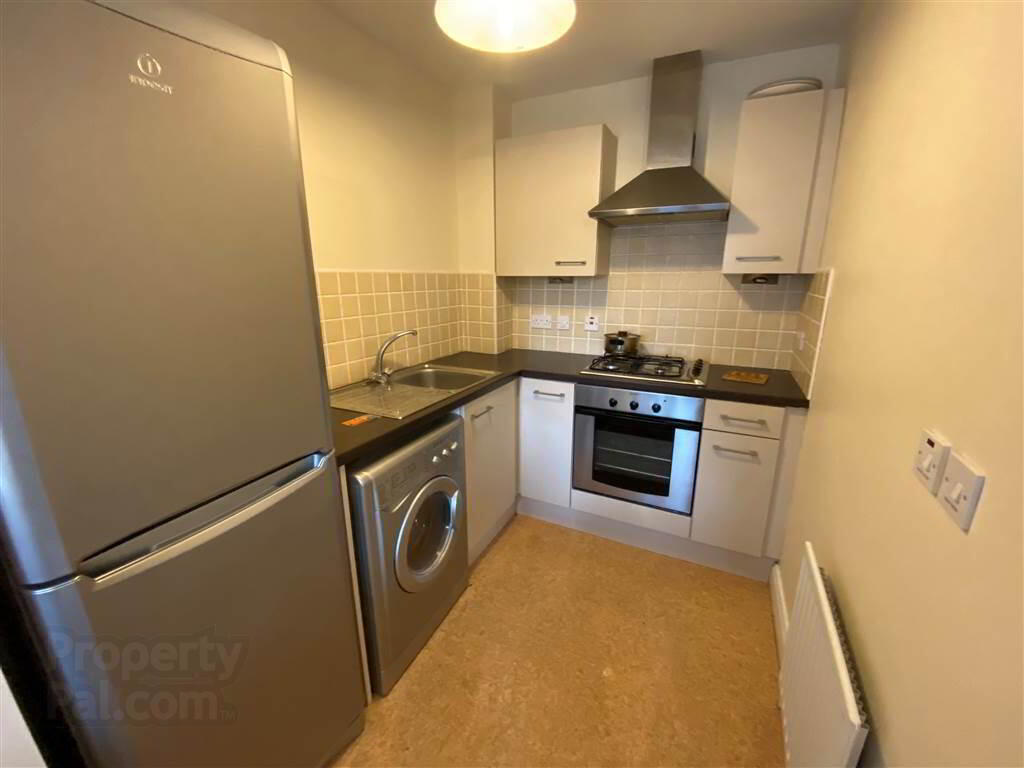 8 Chatsworth Square, 114 Templemore Avenue 6 of 7