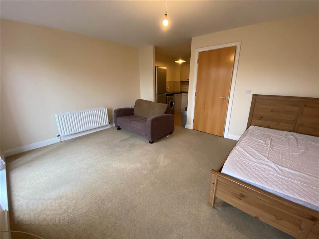 8 Chatsworth Square, 114 Templemore Avenue 4 of 7