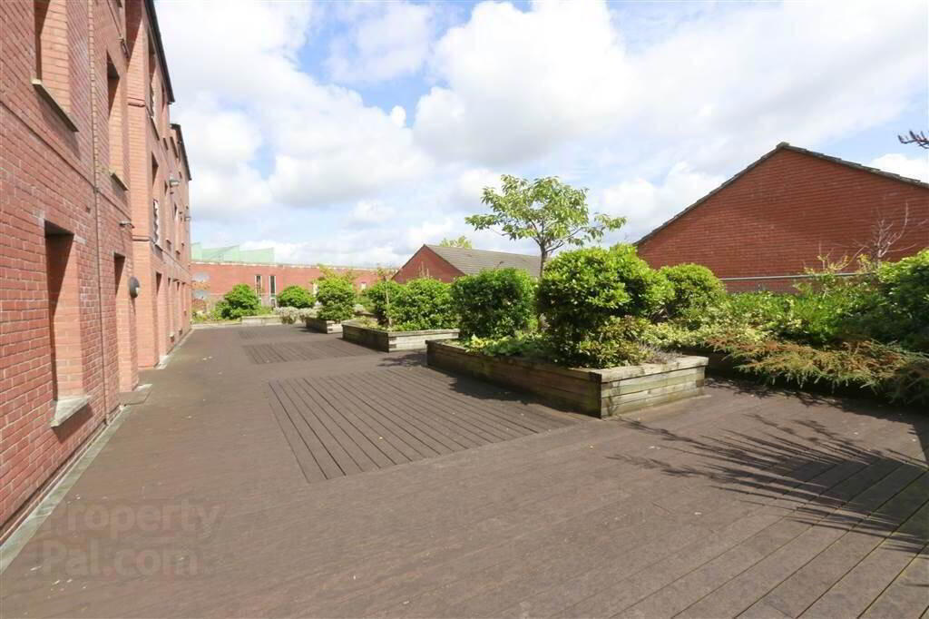 8 Chatsworth Square, 114 Templemore Avenue 7 of 7