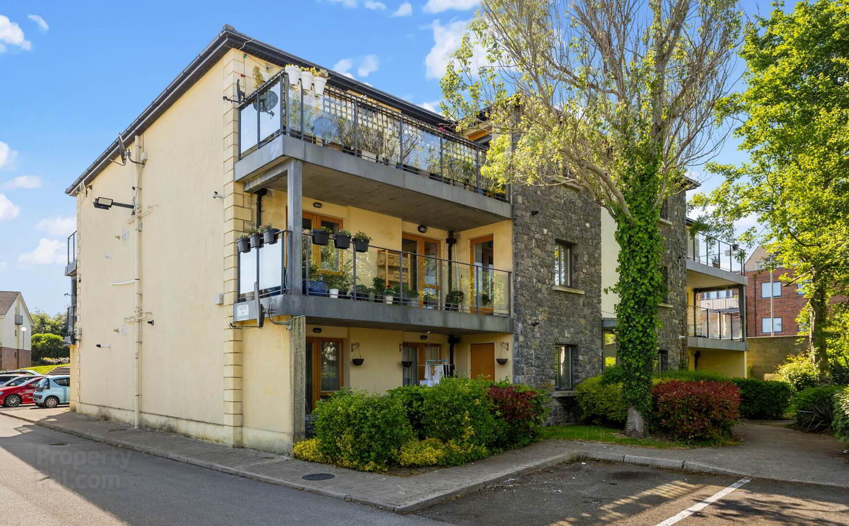 Apt 4 Rowan House, Royal Canal Court 1 of 16