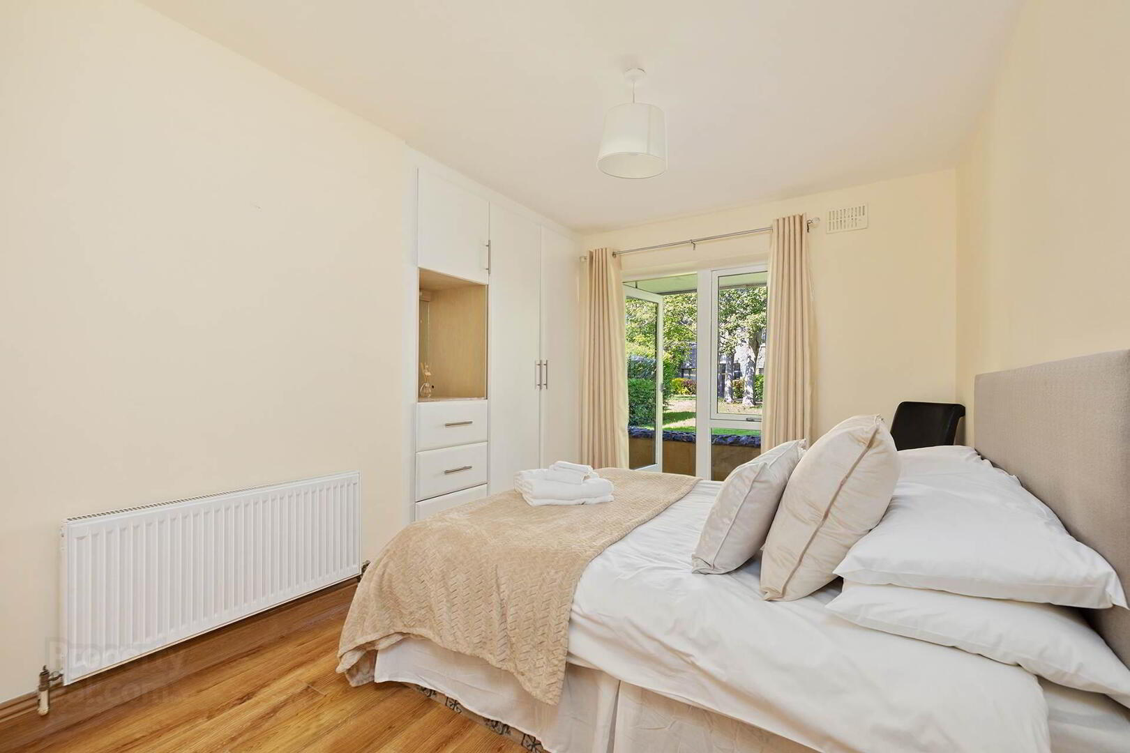Apt 4 Rowan House, Royal Canal Court 9 of 16