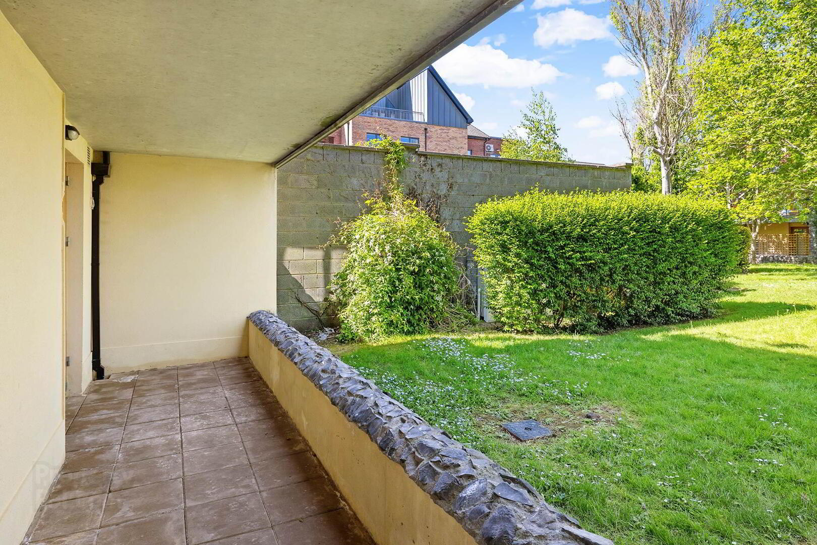 Apt 4 Rowan House, Royal Canal Court 14 of 16