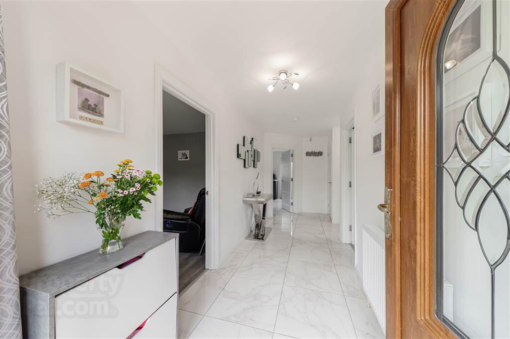 12b Glen Road 4 of 39