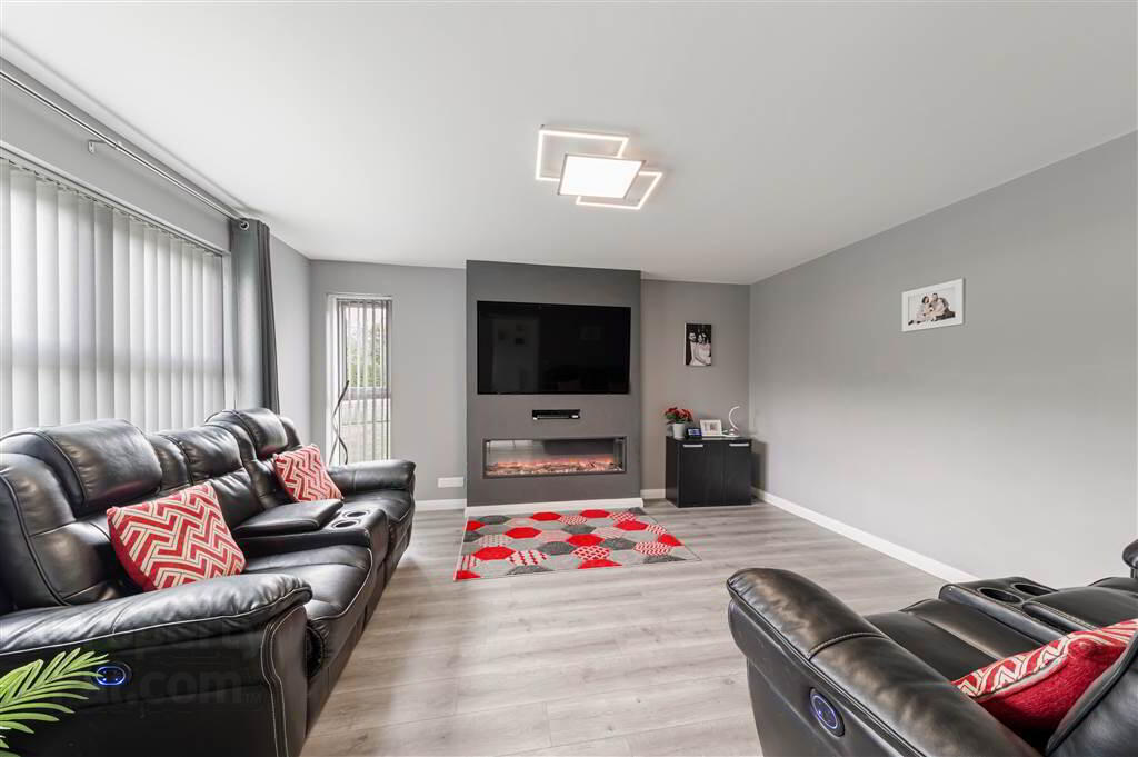12b Glen Road 6 of 39