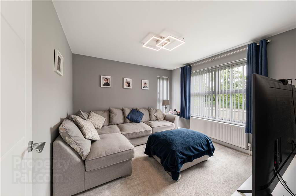 12b Glen Road 9 of 39