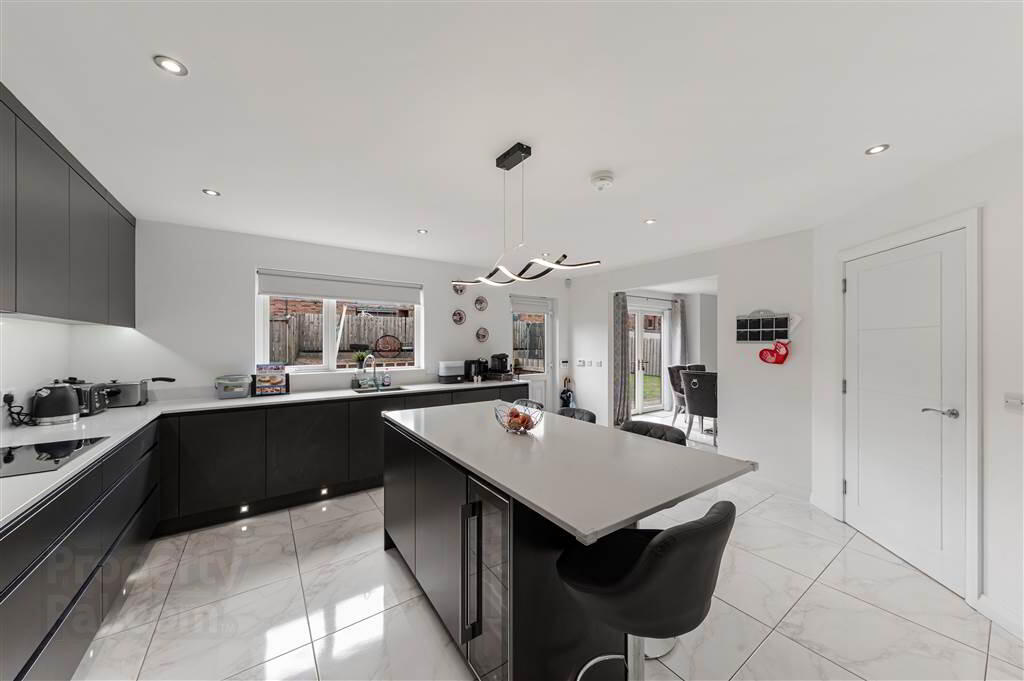 12b Glen Road 11 of 39