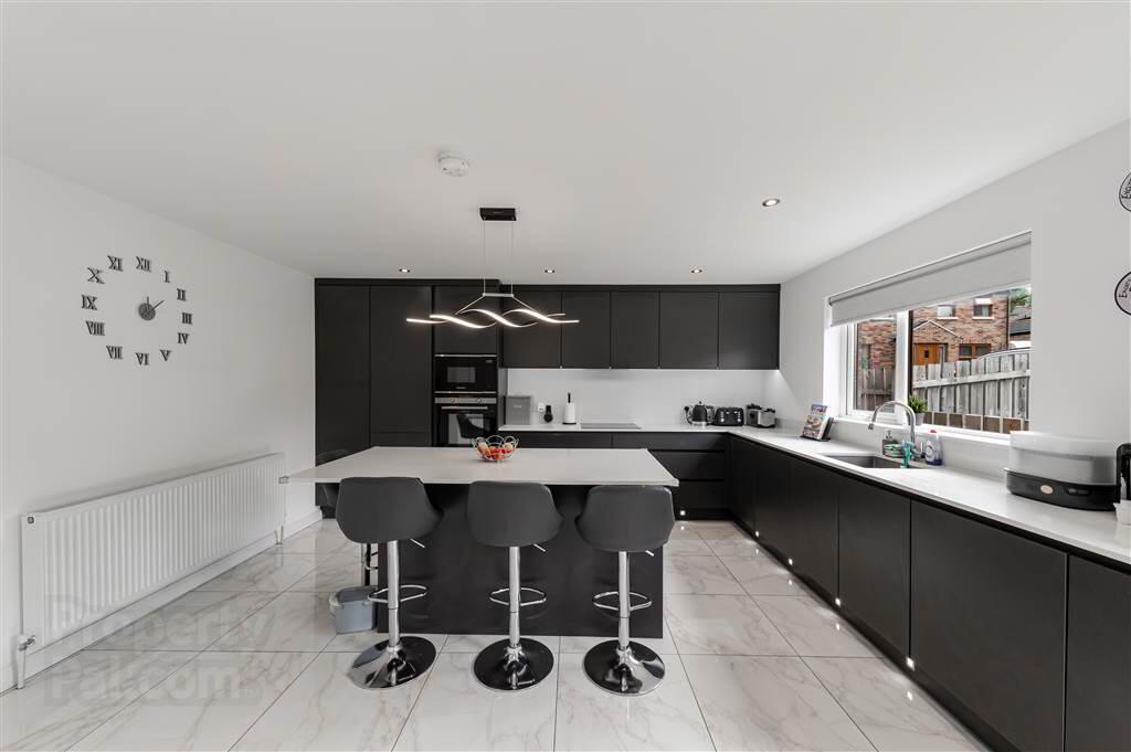 12b Glen Road 14 of 39