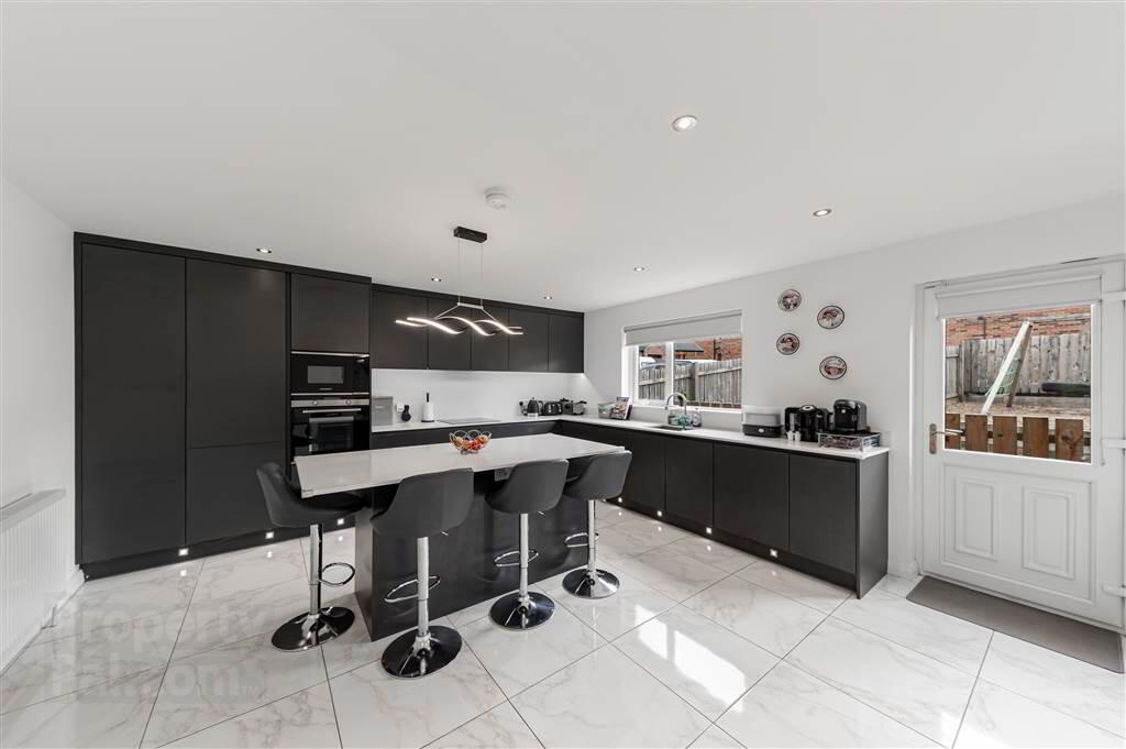 12b Glen Road 13 of 39