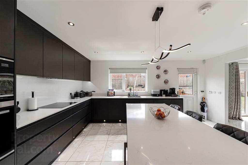 12b Glen Road 15 of 39