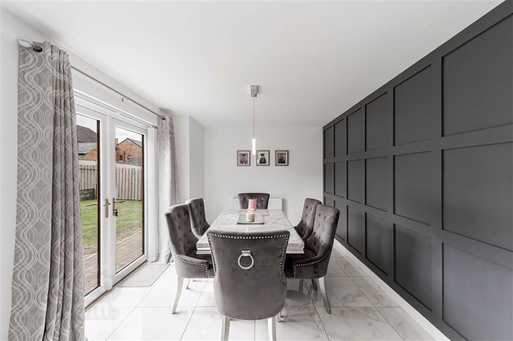 12b Glen Road 17 of 39