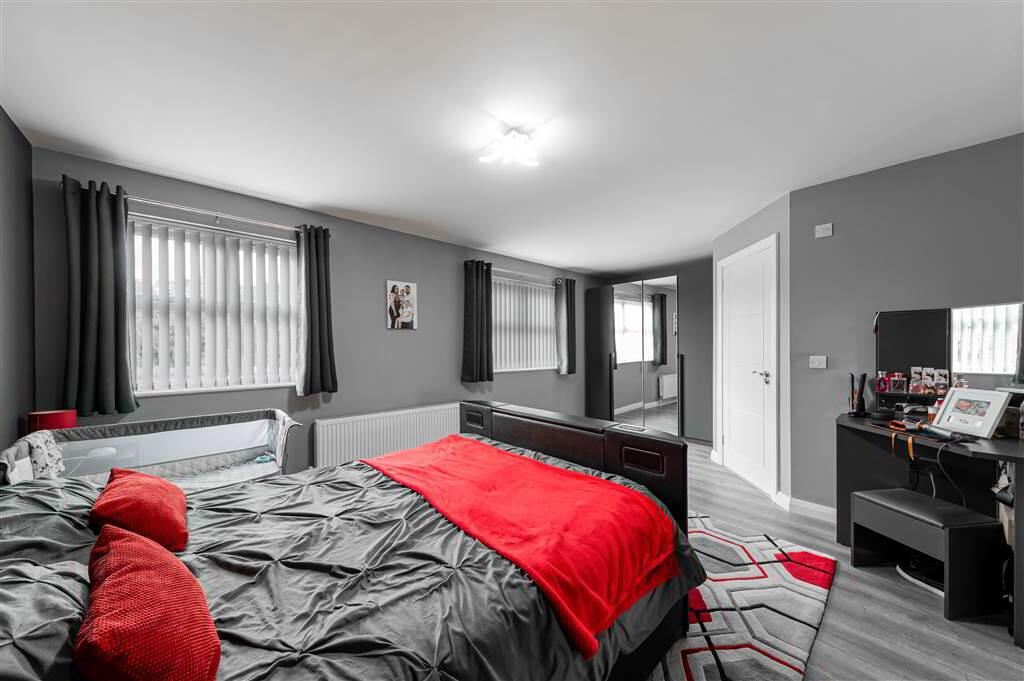12b Glen Road 20 of 39