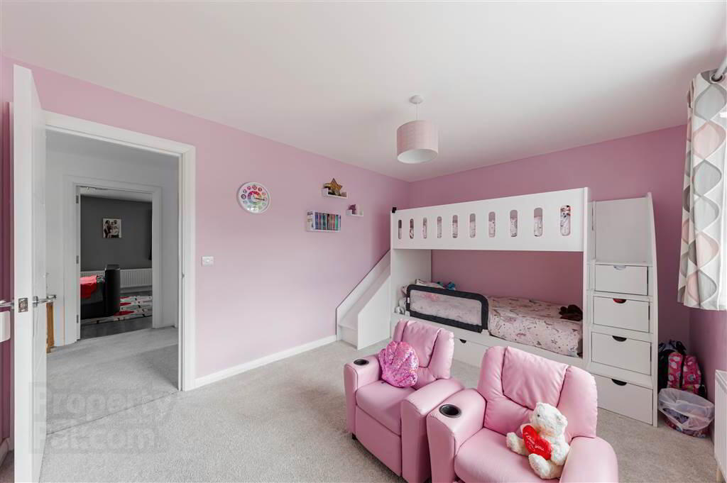 12b Glen Road 24 of 39
