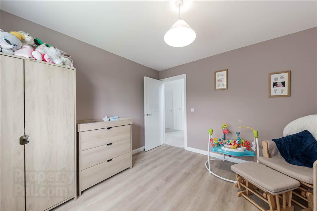 12b Glen Road 27 of 39