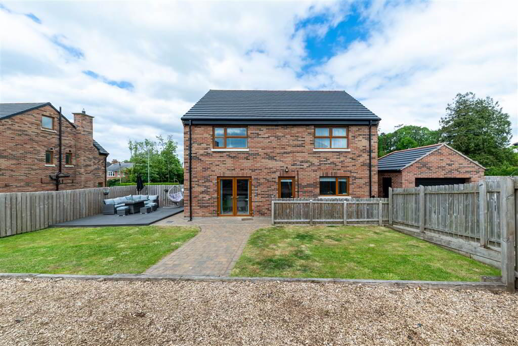 12b Glen Road 31 of 39