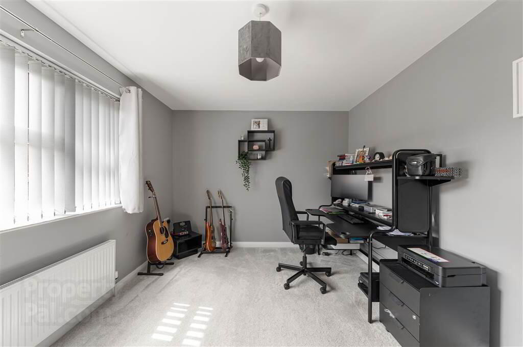 12b Glen Road 29 of 41
