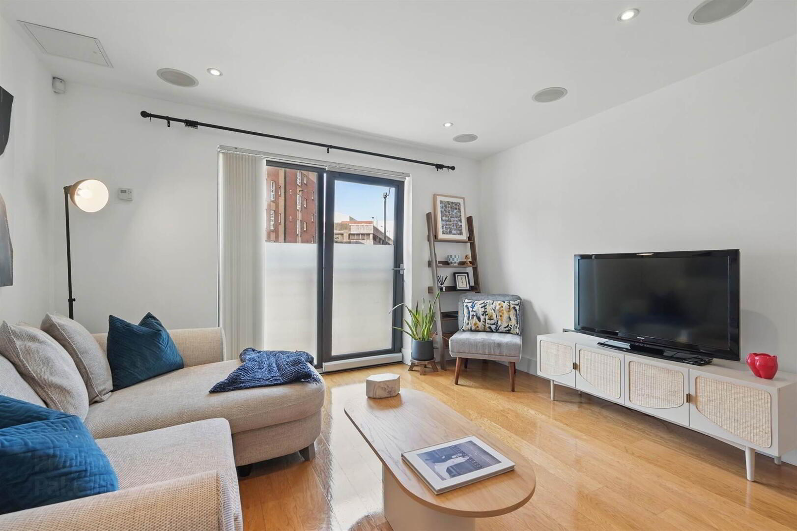 Apt 42 Custom House Square, 4 Ulster Street 9 of 17