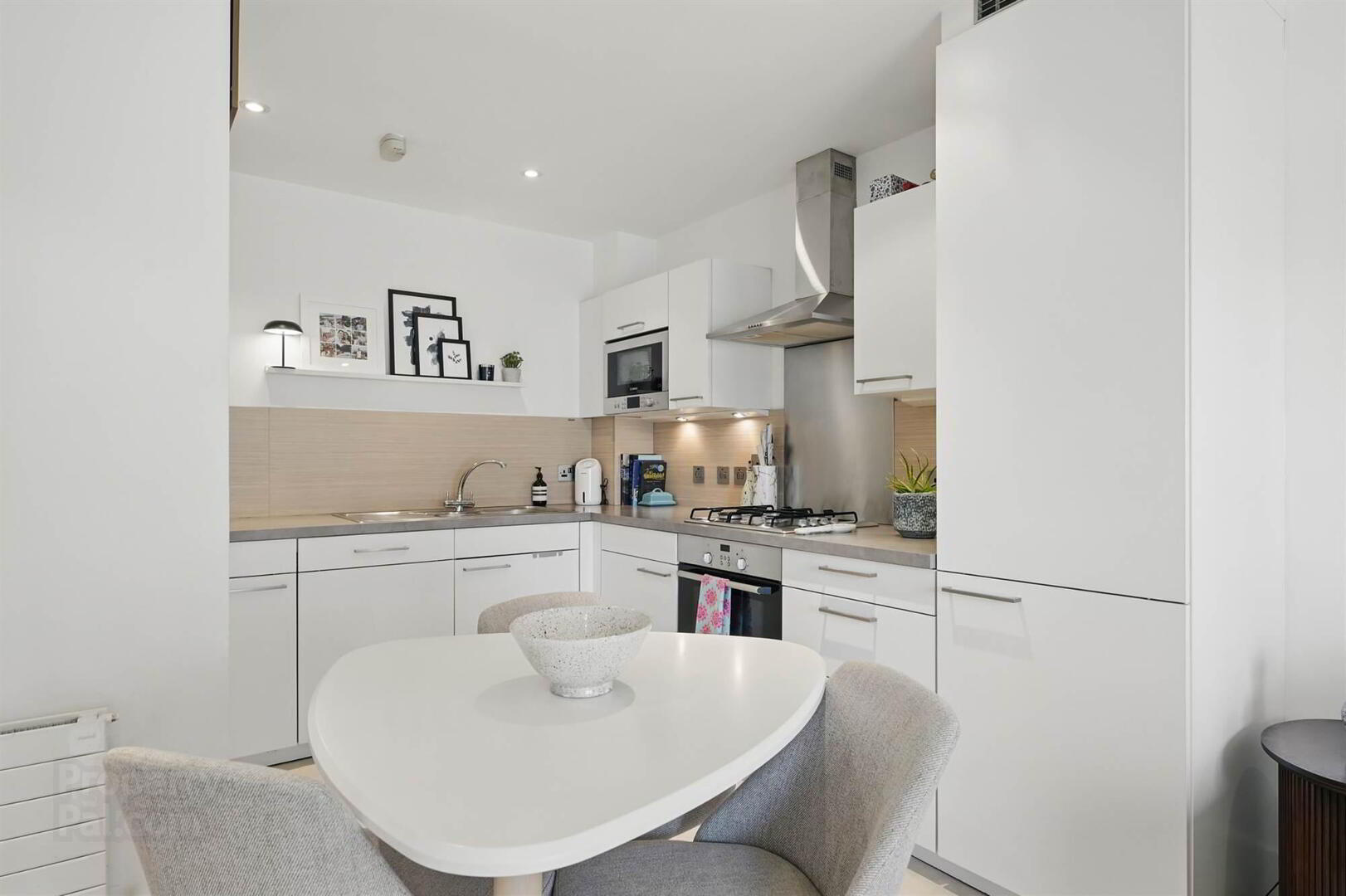 Apt 42 Custom House Square, 4 Ulster Street 6 of 17