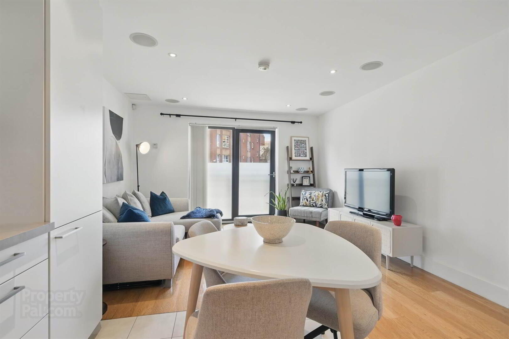 Apt 42 Custom House Square, 4 Ulster Street 8 of 17