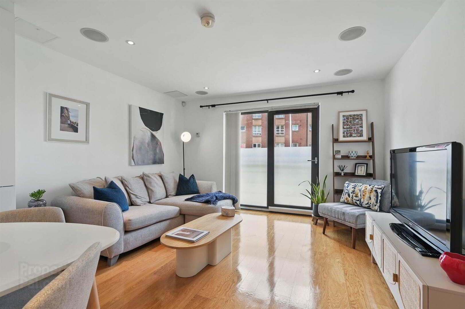 Apt 42 Custom House Square, 4 Ulster Street 5 of 17