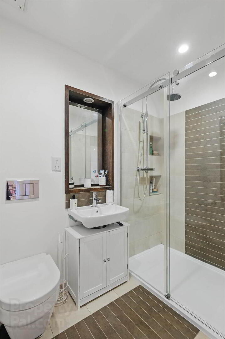 Apt 42 Custom House Square, 4 Ulster Street 13 of 17