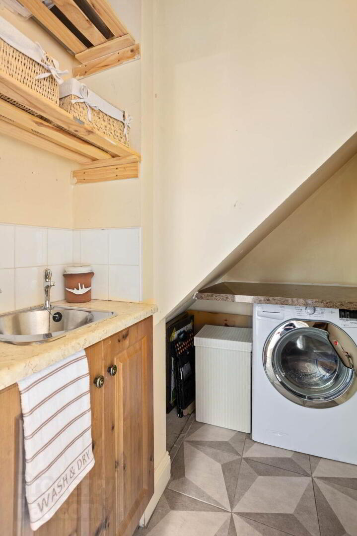 15 Anley Court 28 of 35