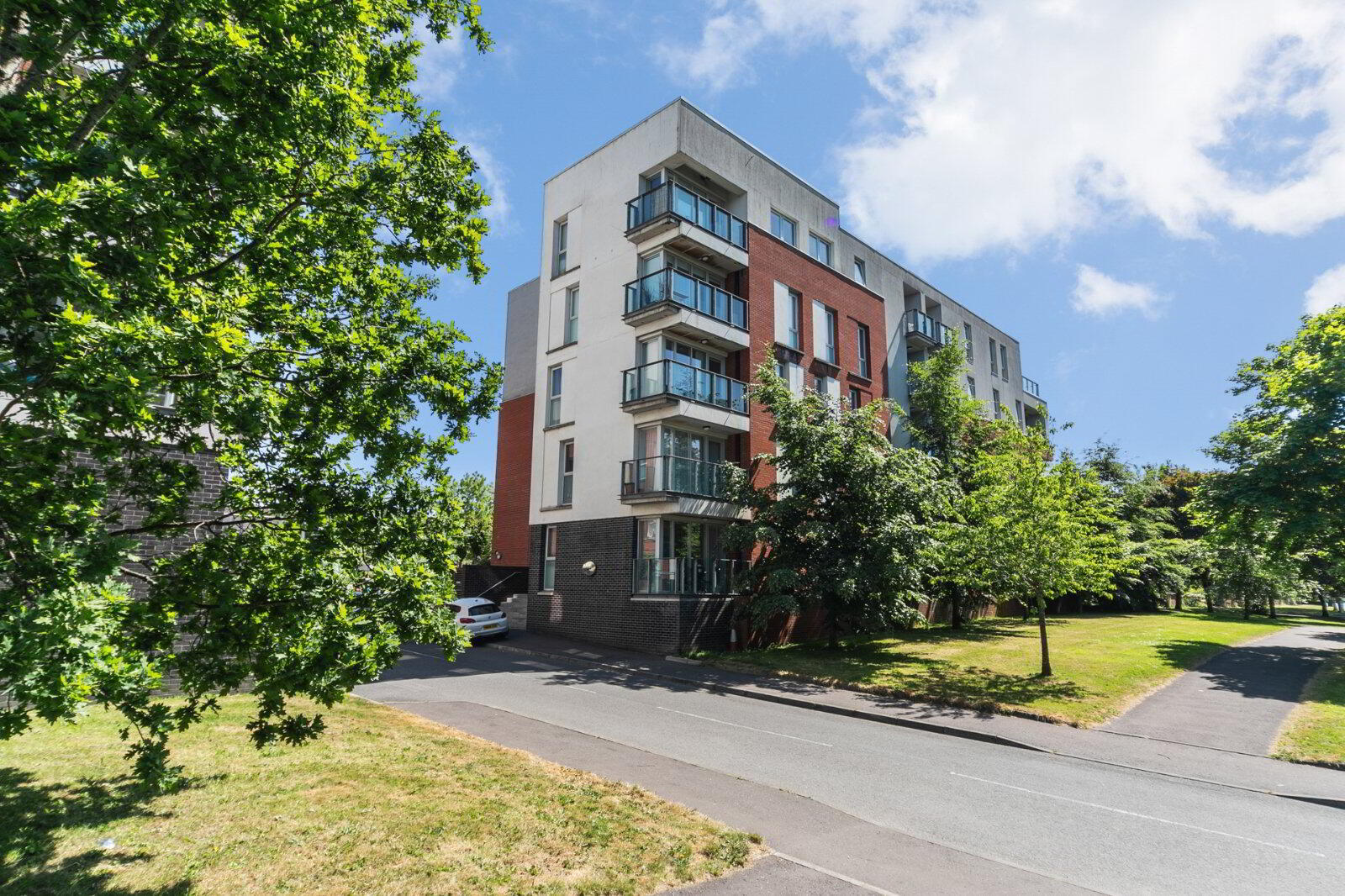 Apartment 27 The Stern Building 37 Annadale Cresce 1 of 12